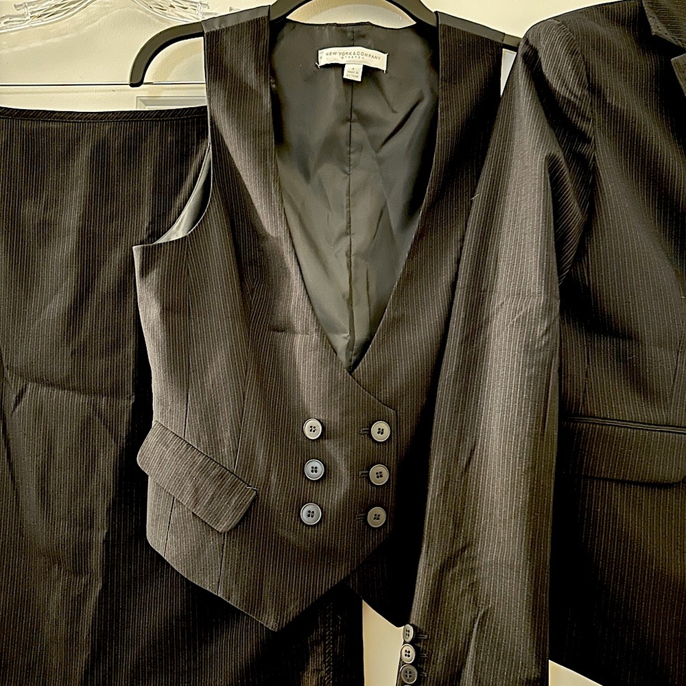 New York & Company Women’s Black 3-Piece Suit - Picture 3 of 10